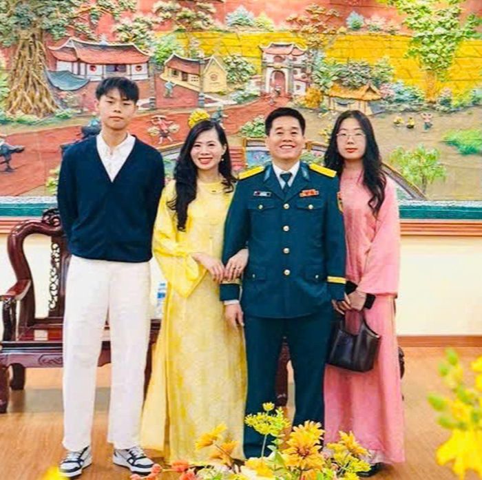 Mẹ con chị Thu trân trọng từng ngày anh nghỉ phép, từng lúc anh ghé về thăm nhà để bồi đắp thêm niềm tin, nghị lực cho anh bằng chính tình yêu thương giản dị của gia đình.