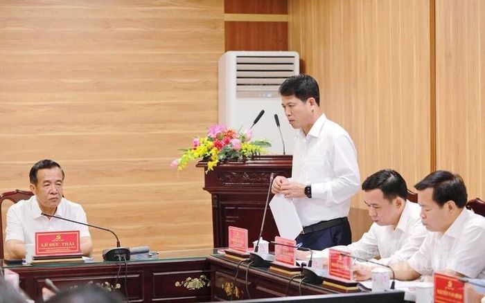 Trưởng Ban Tuyên giáo và Dân vận Tỉnh ủy Đào Xuân Yên trình bày báo cáo kết quả công tác Tuyên giáo, Dân vận từ đầu năm 2026 đến nay. Ảnh: Minh Hiếu 