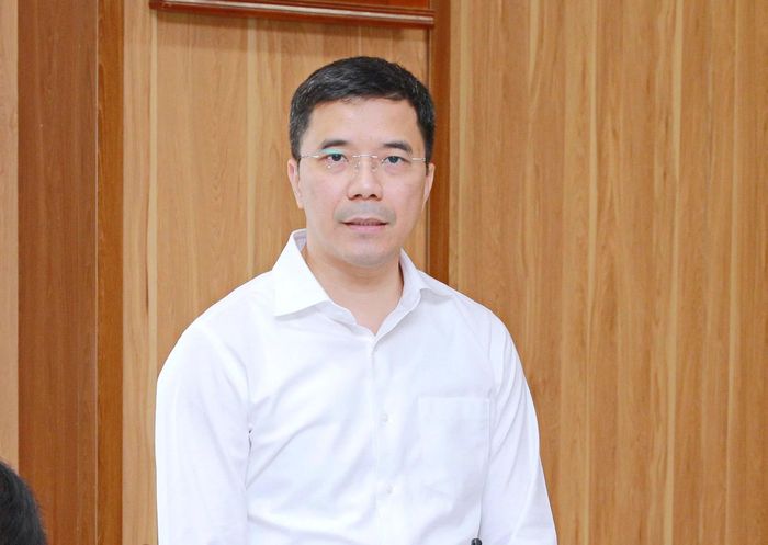 Phó Bí thư Thường trực Tỉnh ủy Nguyễn Hồng Phong phát biểu tại buổi làm việc.