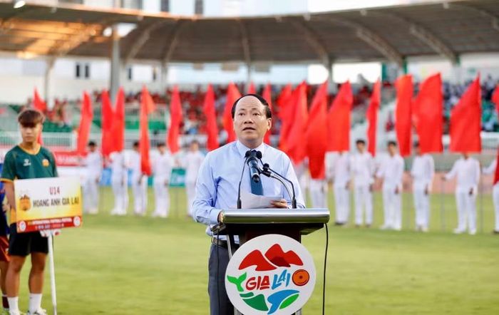  Chủ tịch UBND tỉnh Phạm Anh Tuấn phát biểu tại lễ khai mạc. Ảnh: Văn Ngọc 