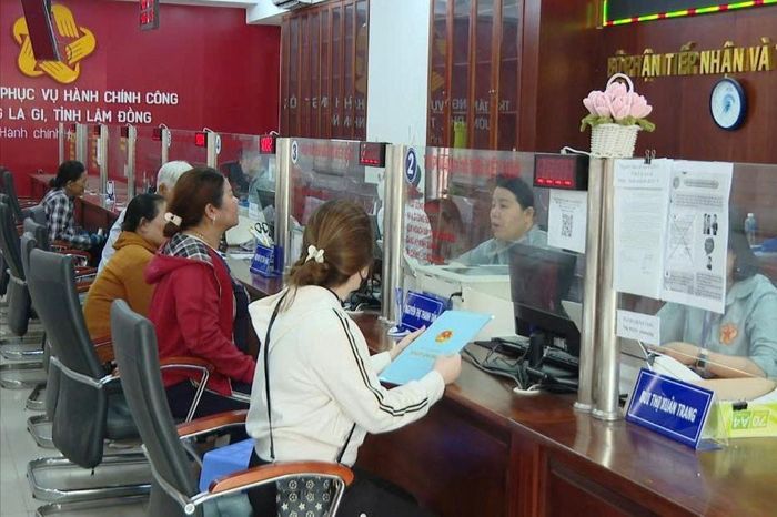 Phường La Gi tập trung giải quyết hồ sơ thủ tục hành chính cho người dân, doanh nghiệp