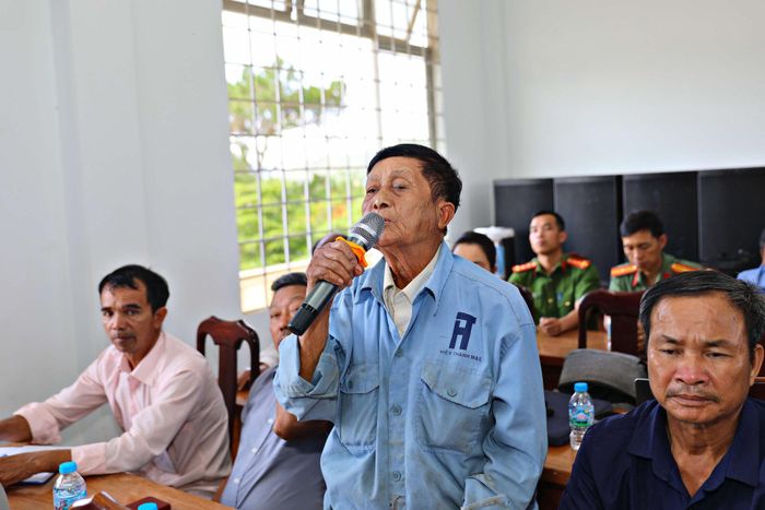 Cử tri xã Tà Năng kiến nghị một số khu vực sóng viễn thông còn rất yếu