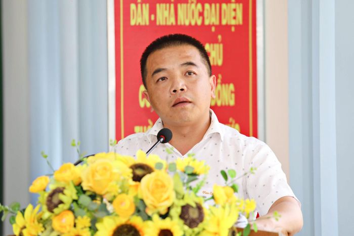 Lãnh đạo xã Tà Năng giải trình, làm rõ các nội dung cử tri phản ánh thuộc thẩm quyền