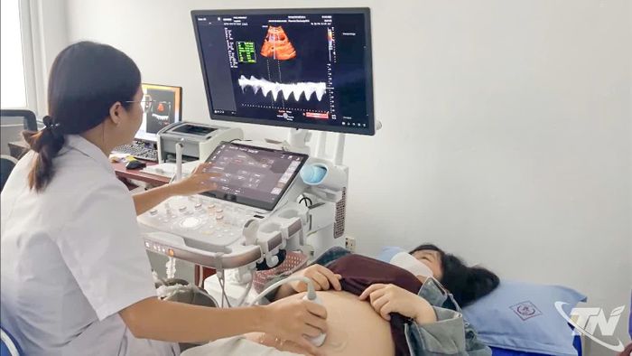 Nữ đoàn viên công đoàn mang thai được siêu âm 5D tích hợp trí tuệ nhân tạo miễn phí tại Bệnh viện A.