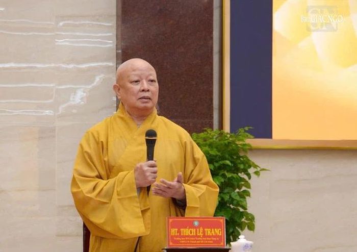 Hòa thượng Thích Lệ Trang phát biểu đúc kết tại hội nghị