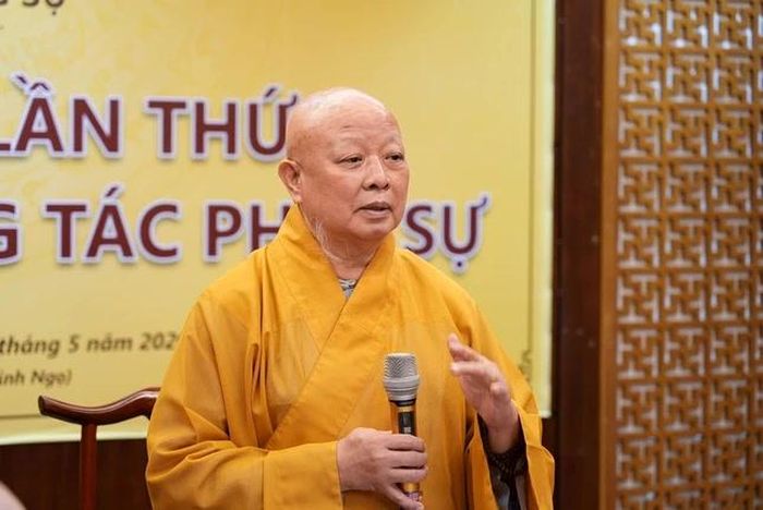 Hòa thượng Thích Lệ Trang chủ trì buổi họp