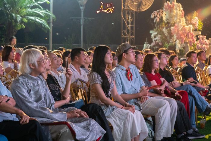 Không chỉ là giai điệu, hát ru là sợi dây di sản gắn kết trái tim nhiều thế hệ trong cùng một nhịp đập văn hóa.