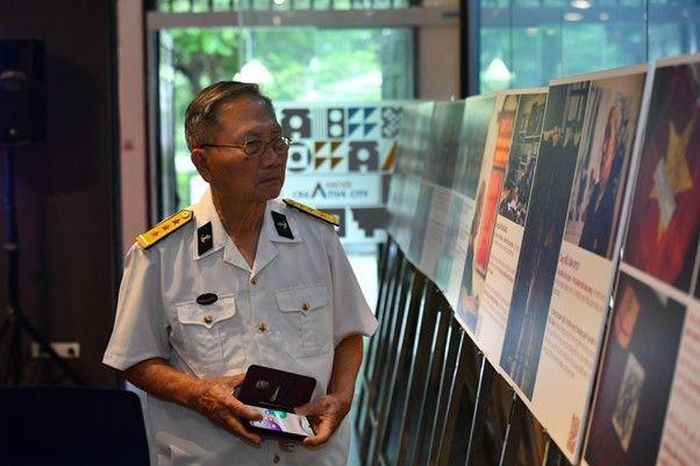 Ông Nguyễn Đình Quốc đã trực tiếp kể lại câu chuyện về Bảo tàng Chiến sĩ cách mạng bị địch bắt tù đày tại buổi Trưng bày
