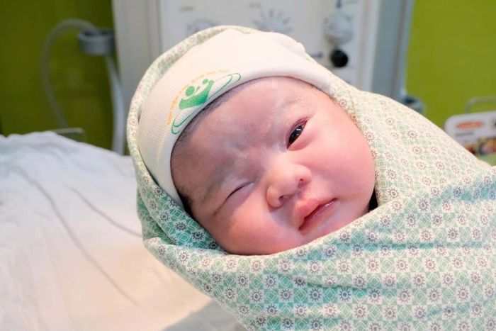 Bé trai nặng 4,6 kg chào đời an toàn. Ảnh: BVCC
