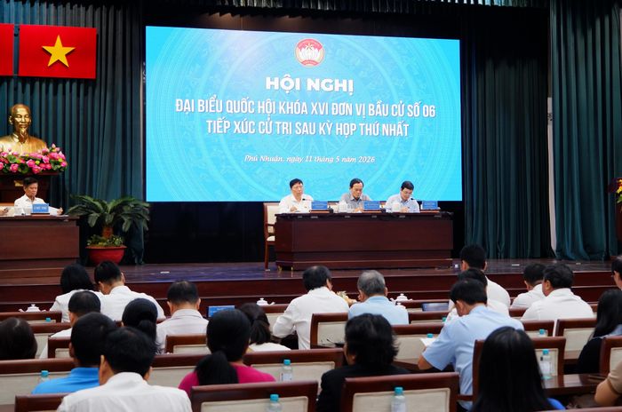 Quang cảnh hội nghị tiếp xúc cử tri. Ảnh: Hoa Lê