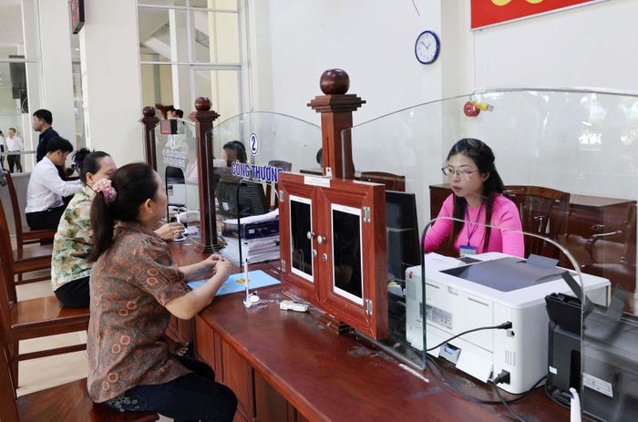 TP. Cần Thơ đẩy mạnh cải cách hành chính và phân cấp phân quyền cụ thể, trong đó đã ủy quyền 141 thủ tục hành chính cho sở, ngành thực hiện