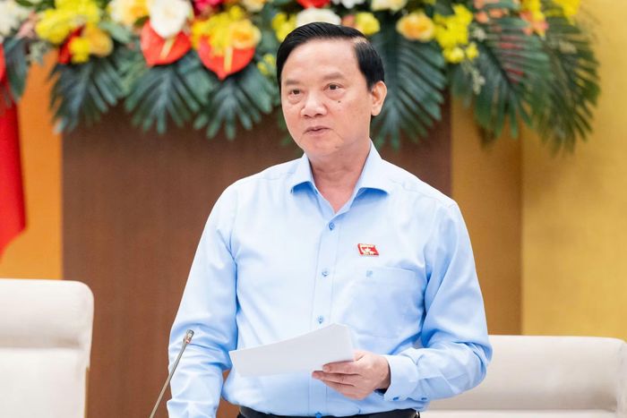 Phó Chủ tịch Quốc hội Nguyễn Khắc Định phát biểu tại phiên họp.