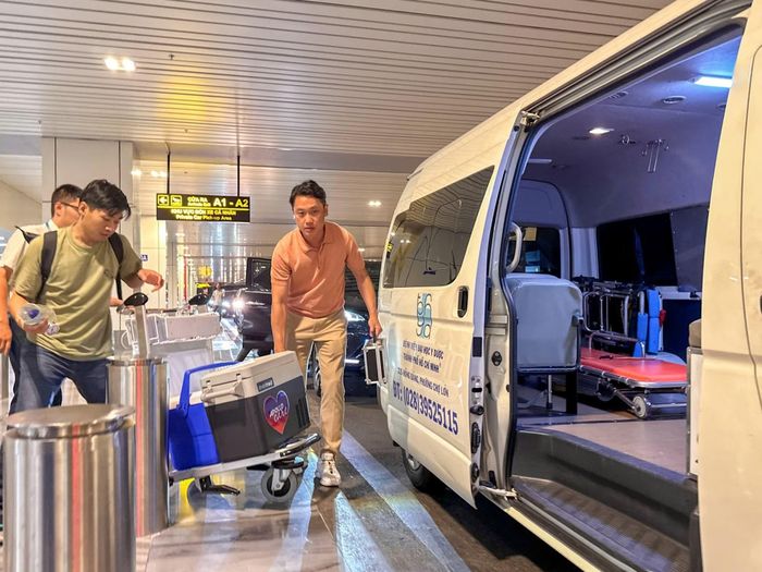 Tim hiến được vận chuyển bằng đường hàng không từ Hải Phòng vào TP Hồ Chí Minh.