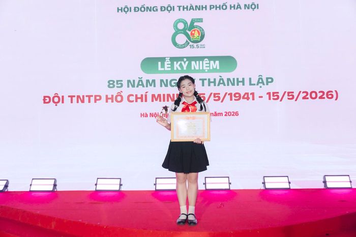 Em Phan Bảo Ngọc đạt nhiều thành tích trong học tập và nghệ thuật. Ảnh: NVCC