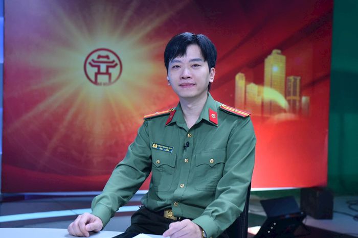 Thiếu tá Phạm Quang Huy, cán bộ Cục An ninh mạng và phòng, chống tội phạm sử dụng công nghệ cao, Bộ Công an. Ảnh: Phan Anh