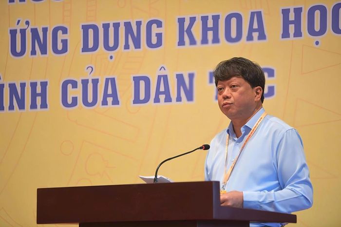 Ông Hà Trung Kiên - Ủy viên Ban Thường vụ Tỉnh ủy, Phó Chủ tịch thường trực Ủy ban MTTQ Việt Nam tỉnh Tuyên Quang phát biểu thảo luận