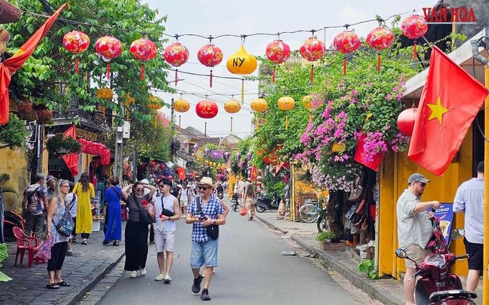Du lịch Đà Nẵng tăng trưởng sôi động, khách quốc tế tiếp tục là điểm sáng