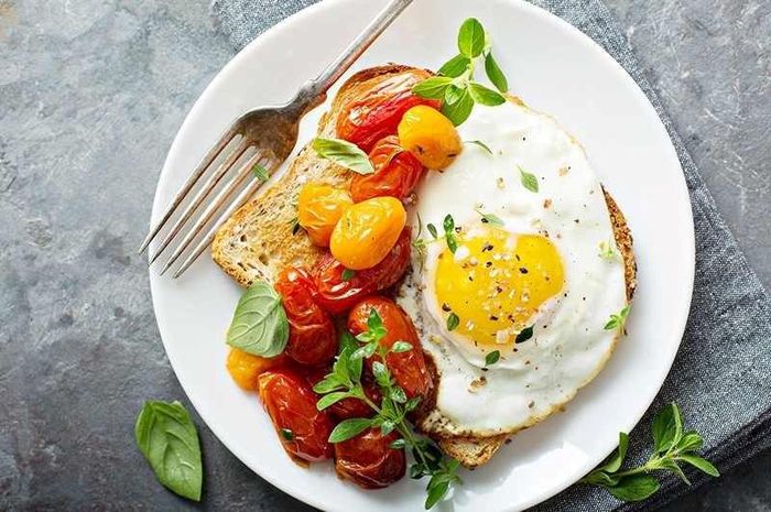 Ăn sáng giúp ổn định đường huyết, cung cấp năng lượng và hỗ trợ đốt cháy calo hiệu quả hơn