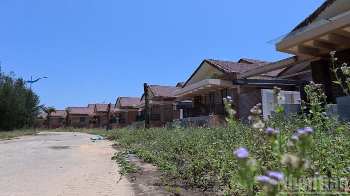 Sau gần hai năm hoàn thiện, chỉ có Cảng du lịch Cửa Việt được đưa vào khai thác từ tháng 3/2025. Các bãi tắm và công trình phụ trợ còn lại vẫn đóng cửa.