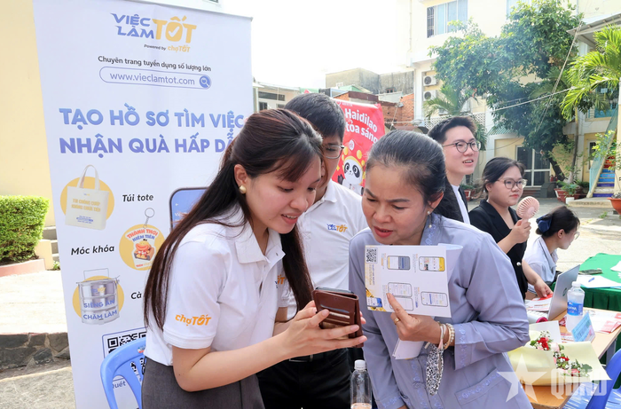 Trên thực tế, không ít người lao động vẫn gặp khó trong tiếp cận thông tin tuyển dụng phù hợp, nên các ngày hội việc làm đã mang đến nhiều giá trị cho cả doanh nghiệp và người lao động.