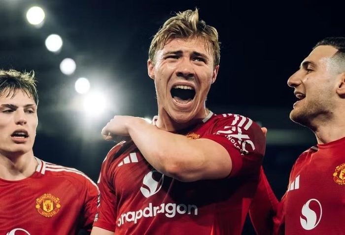 Số tiền 44 triệu euro từ việc bán Hojlund sẽ giúp Man United có thêm ngân sách để mang về nhân tố mới nhằm nâng cấp tuyến giữa. Ảnh: Internet.