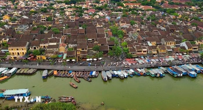 Vẻ đẹp của Hội An không chỉ để chiêm ngưỡng, mà để cảm nhận bằng tất cả các giác quan, từ đó hiểu sâu hơn về giá trị trường tồn của nó. (Ảnh: Thanh Tùng/TTXVN)