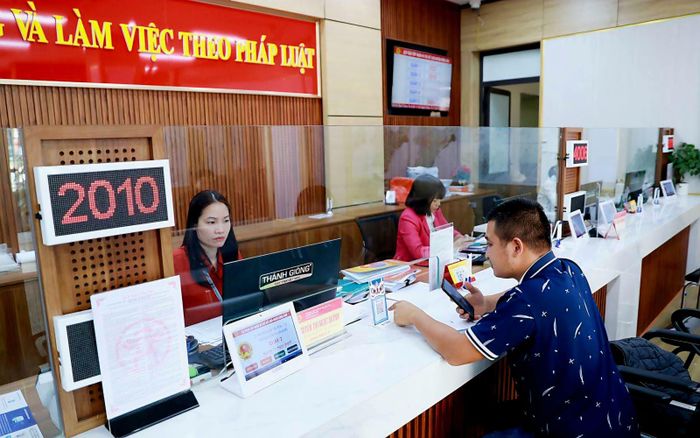 Người dân Hà Nội có thể nộp hồ sơ trực tuyến một số thủ tục liên quan đến đất đai.