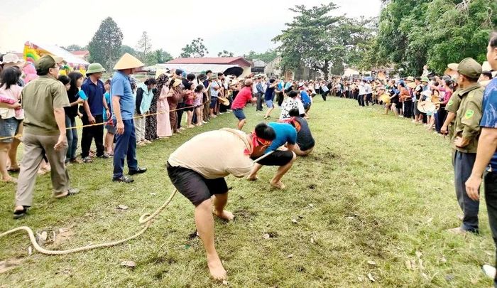 Những màn so tài quyết liệt của trò chơi kéo co đã thể hiện sức mạnh tập thể, tinh thần bền bỉ và sự gắn kết cộng đồng.