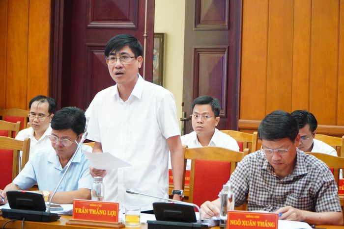 Chủ nhiệm Ủy ban Kiểm tra Thành ủy Trần Thắng Lợi phát biểu tại phiên họp. Ảnh: VINH ANH