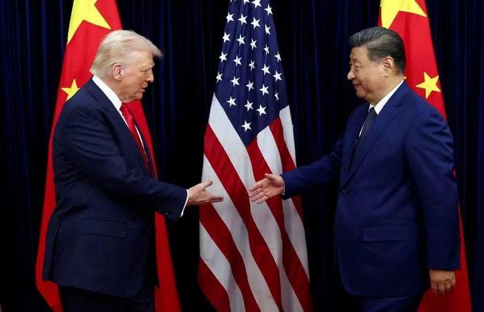  Tổng thống Mỹ Donald Trump gặp Chủ tịch Trung Quốc Tập Cận Bình tại Hàn Quốc tháng 10-2025. Ảnh: Reuters 