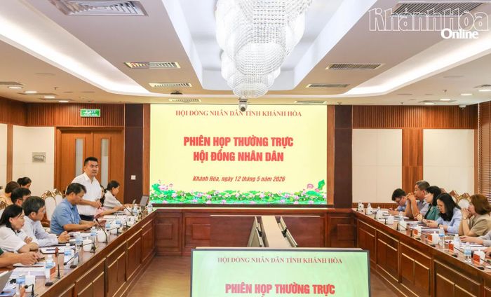 Quang cảnh phiên họp.