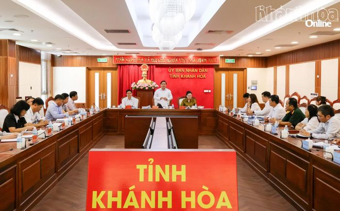 Quang cảnh phiên họp.