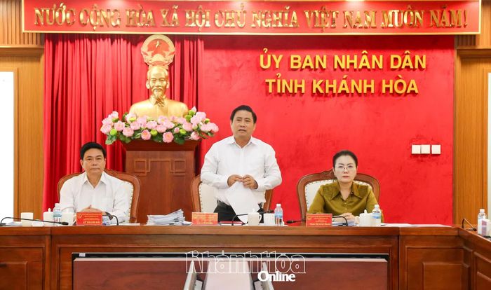 Đồng chí Lâm Đông phát biểu chỉ đạo tại phiên họp.