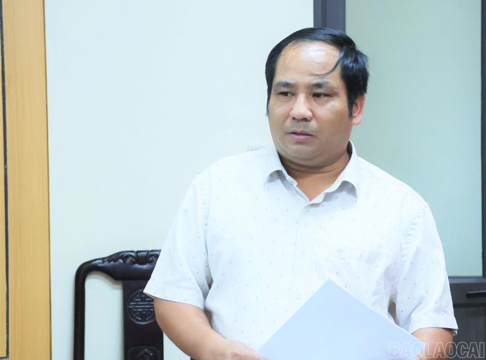 Lãnh đạo UBND xã Lục Yên báo cáo tại buổi làm việc với Tổ công tác của Sở Tài chính.