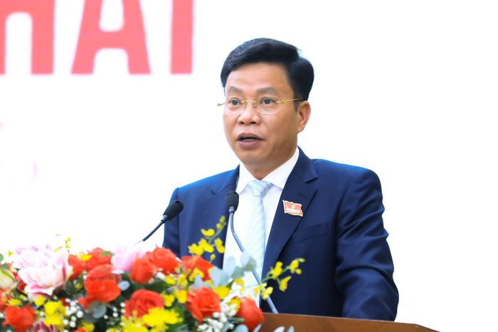 Chủ tịch HĐND tỉnh Lâm Đồng Lưu Văn Trung phát biểu khai mạc Kỳ họp thứ hai