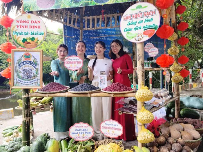 Các sản phẩm nông sản đặc trưng địa phương - Ảnh: Đ.V