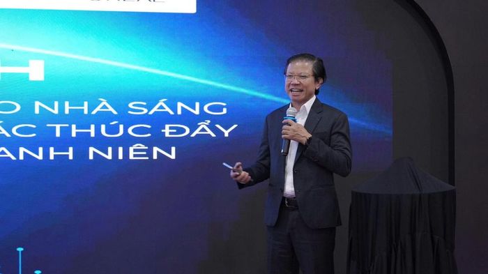  GS.TS. Hoàng Anh Tuấn, Hiệu trưởng Trường Đại học Khoa học Xã hội và Nhân văn, Đại học Quốc gia Hà Nội cho rằng giáo dục đại học hiện nay cần gắn chặt hơn với nhu cầu xã hội và xu thế vận động của thời đại số. 