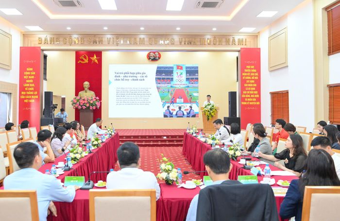 Toàn cảnh hội thảo "Phát triển toàn diện thế hệ trẻ Việt Nam: Kiến tạo nguồn lực cho kỷ nguyên mới".