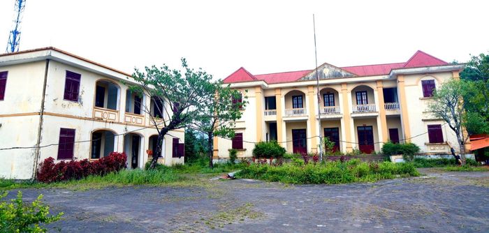 Các công trình nhà, đất dôi dư sau sáp nhập trên địa bàn xã Lộc Hà đang được thẩm định giá để xây dựng giá cho thuê đối với các cơ sở nhà, đất do đơn vị được giao quản lý.
