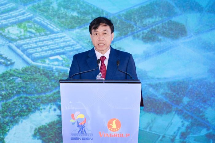 Ông Lê Văn Lương - Chủ tịch UBND tỉnh Điện Biên phát biểu tại buổi lễ.