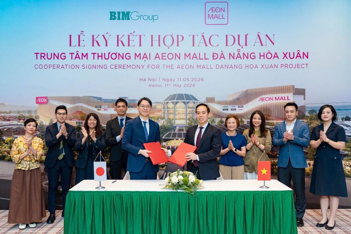 Ông Isobe Daisuke – Tổng Giám đốc AEONMALL Việt Nam và ông Đoàn Quốc Huy – Chủ tịch, Tổng Giám đốc BIM Group tại Lễ ký kết Hợp tác Dự án Trung tâm Thương mại AEON MALL Đà Nẵng Hòa Xuân