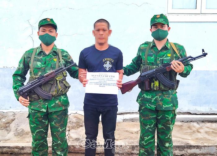 Đối tượng Nguyễn Chí Tâm bị Đồn Biên phòng Hòn Chuối bắt giữ với hành vi tàng trữ trái phép chất ma tuý.