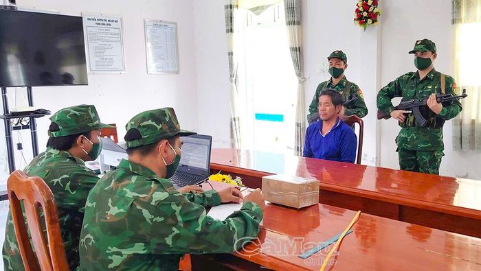 Đối tượng Trần Văn Sang thừa nhận hành vi tàng trữ trái phép chất ma tuý.