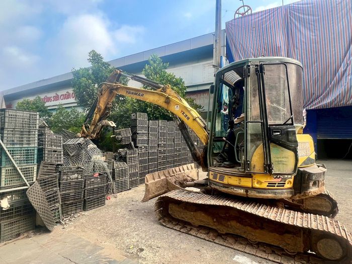 Đây là lần cưỡng chế thứ 14 tại khu vực 26 đường Cầu Diễn. Ảnh: VD