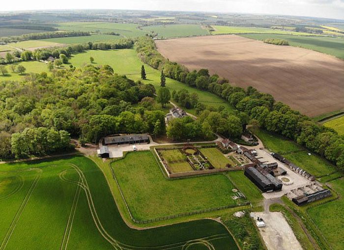 Khu đất trị giá 6,5 triệu bảng Anh của Adrian ở Cambridgeshire. Ảnh: MSN