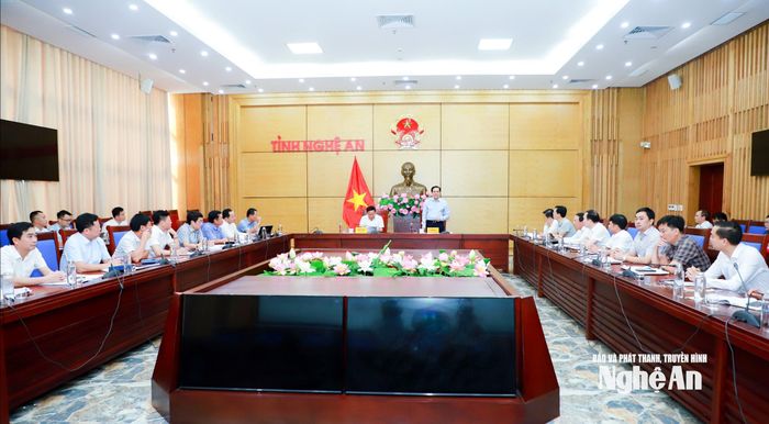 Chủ tịch UBND tỉnh Võ Trọng Hải phát biểu kết luận. Ảnh: Thành Duy