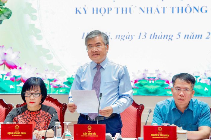 Phó Chủ nhiệm Văn phòng Chủ tịch nước Cấn Đình Tài phát biểu tại họp báo