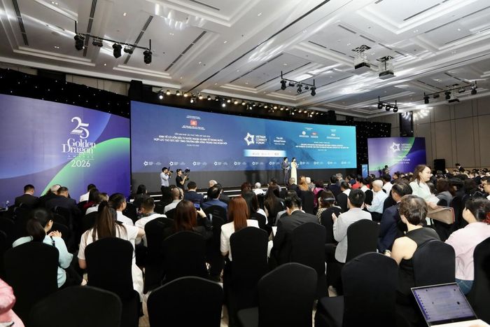 Toàn cảnh diễn đàn