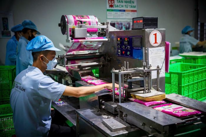 Đơn giản hóa thủ tục xuất nhập khẩu, hỗ trợ doanh nghiệp tham gia chuỗi cung ứng toàn cầu.
