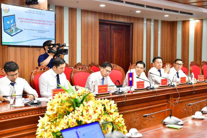 Các đại biểu KTNN Lào tham dự Hội nghị. Ảnh: D.Thiện